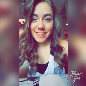 Meet your Posher, Caitlin